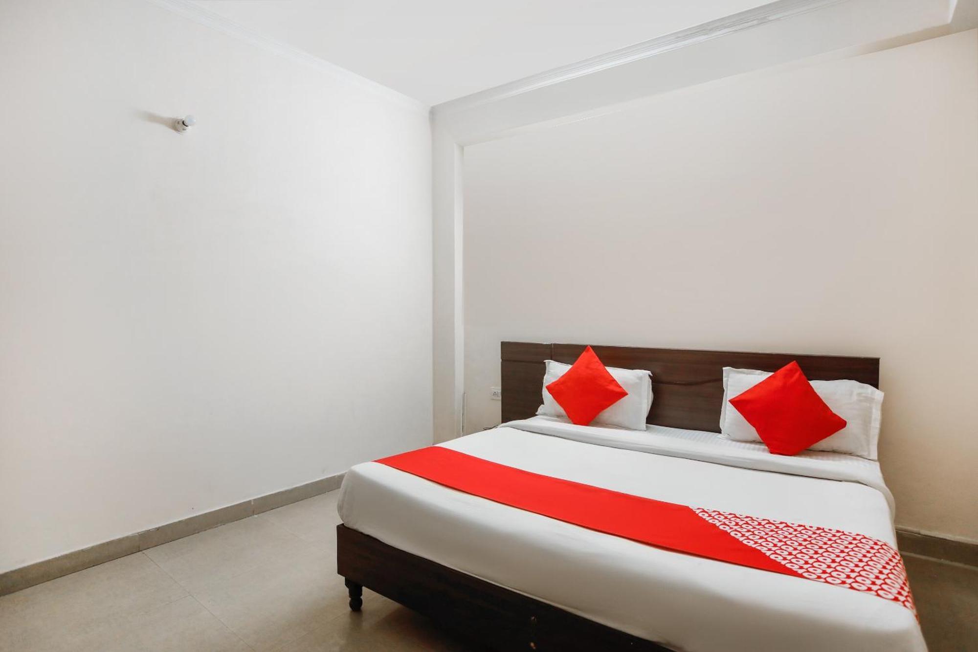 Hotel O Av Residency Near Botanic Garden Of Indian Republic Noida Esterno foto