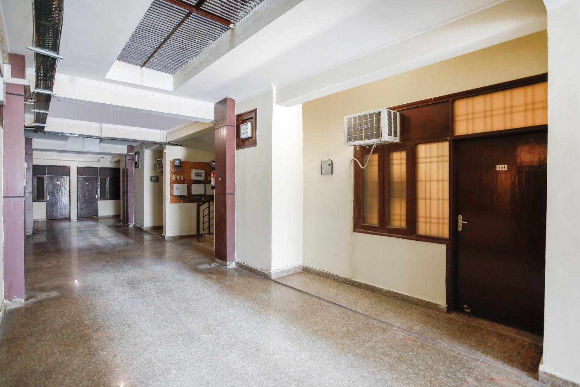 Hotel O Av Residency Near Botanic Garden Of Indian Republic Noida Esterno foto