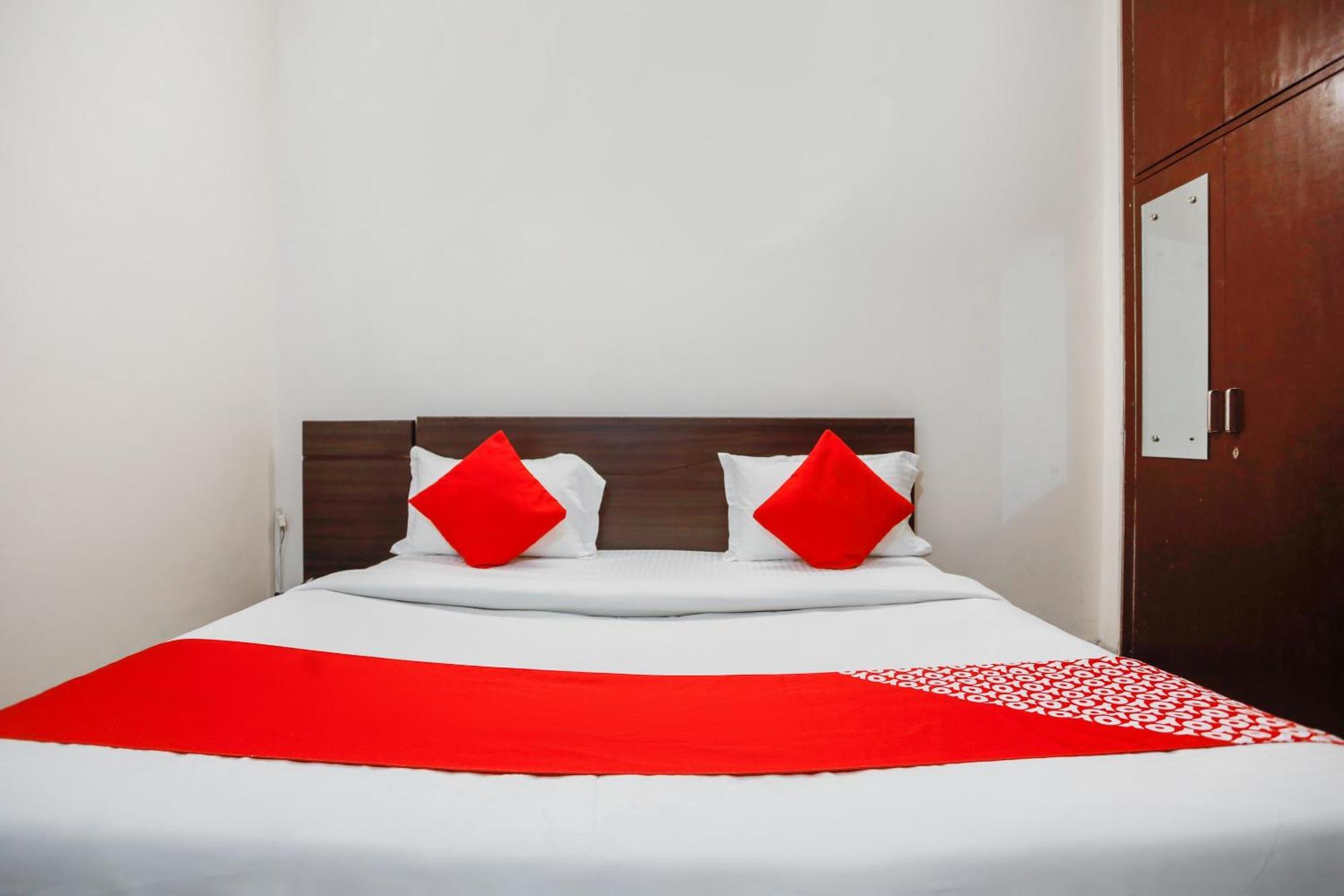 Hotel O Av Residency Near Botanic Garden Of Indian Republic Noida Esterno foto